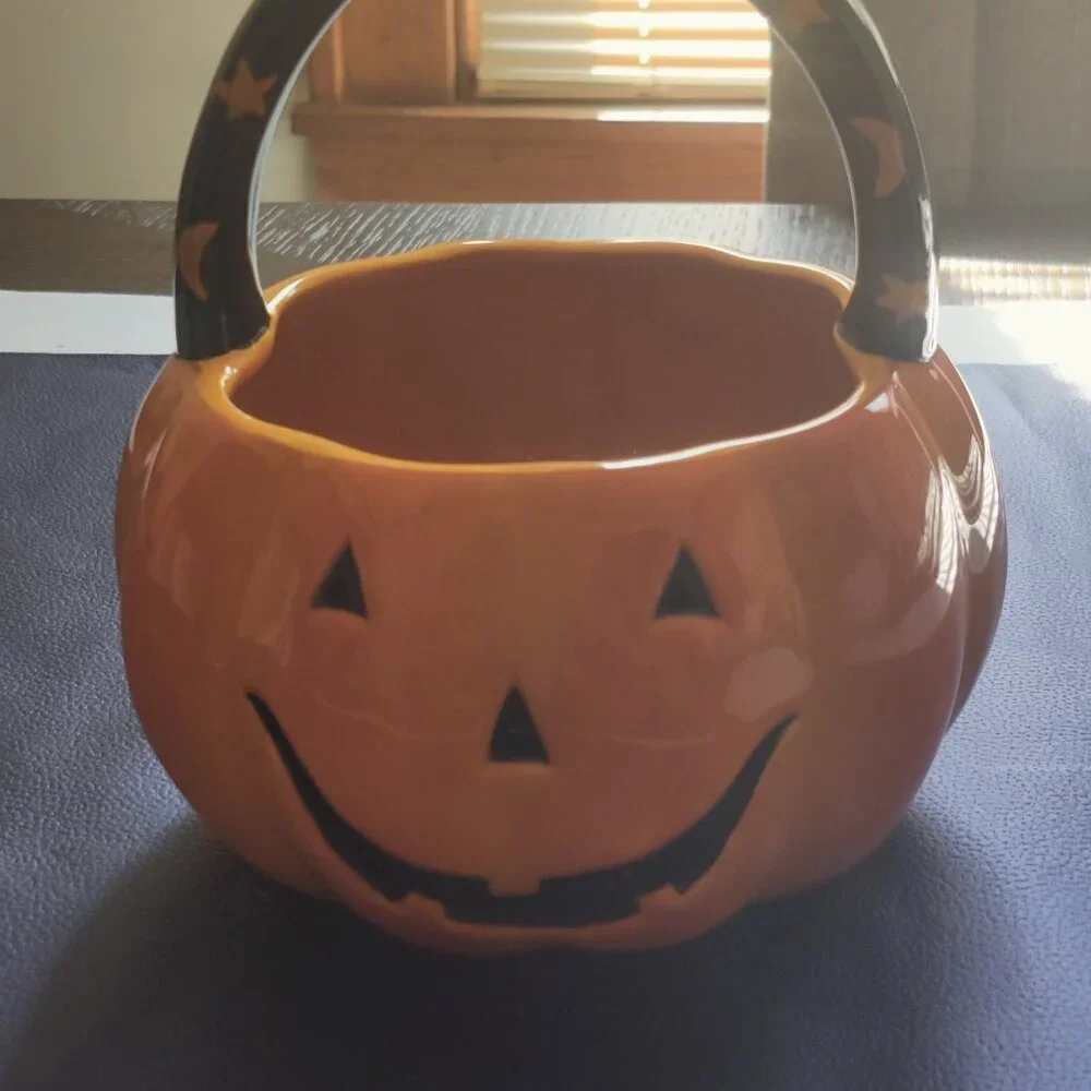 Pumpkin from Target 2006' edition. Perfect for display or a treat for yourself!